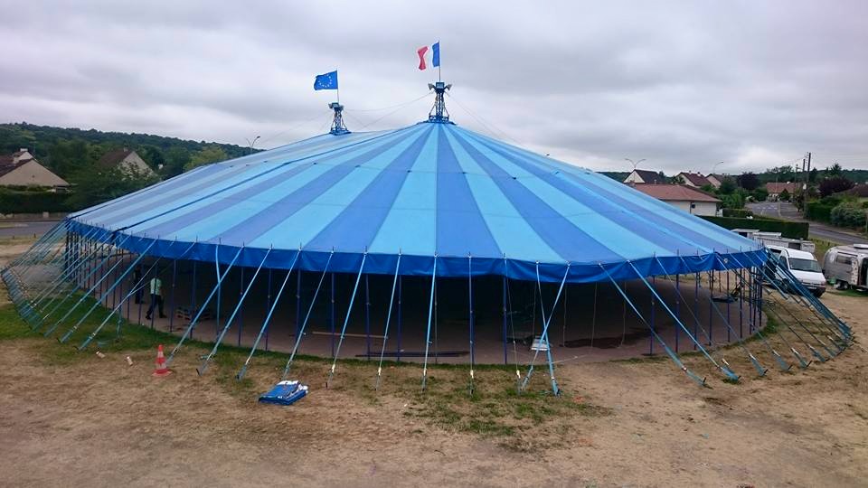 Circus -Collection: Cirque Krone 2012, le montage du chapiteau